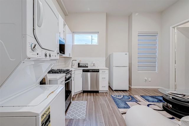5722 Cullen Boulevard A, Houston, TX 77021