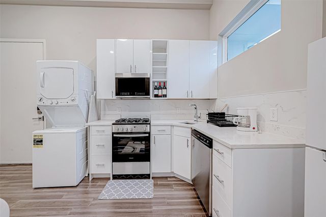5722 Cullen Boulevard A, Houston, TX 77021