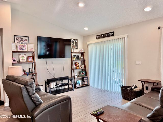 3166 SPOTTED BASS Lane, Jacksonville, FL 32226