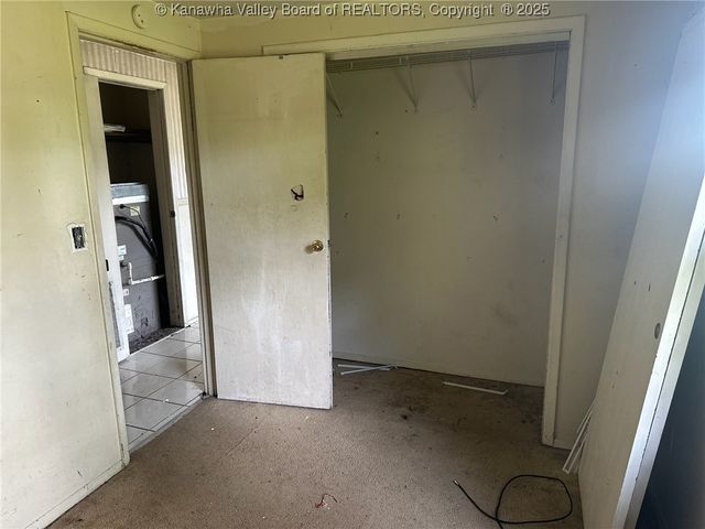 2 Shawnee Acres Circle, Dunbar, WV 25064