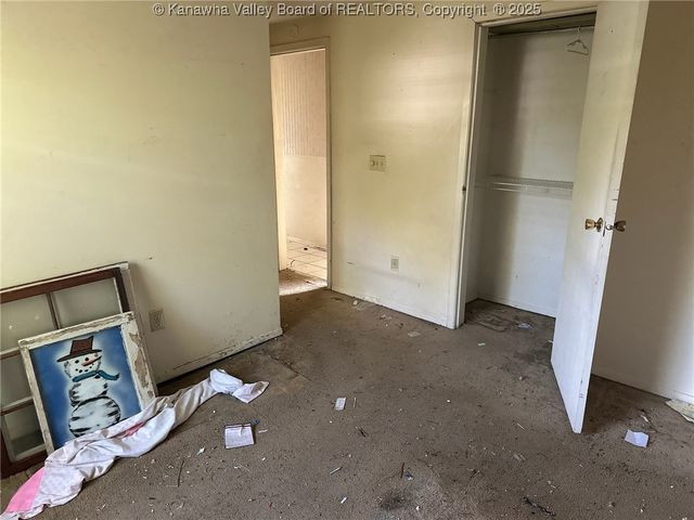 2 Shawnee Acres Circle, Dunbar, WV 25064