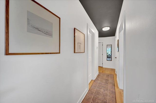 266 Royal Park Lane, Madison Heights, MI 48071