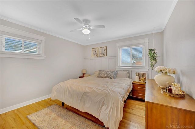 266 Royal Park Lane, Madison Heights, MI 48071