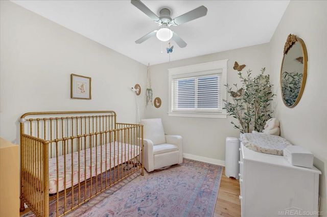 266 Royal Park Lane, Madison Heights, MI 48071