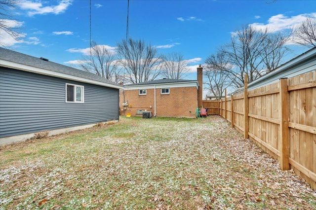 266 Royal Park Lane, Madison Heights, MI 48071