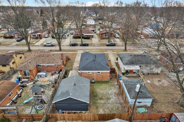 266 Royal Park Lane, Madison Heights, MI 48071