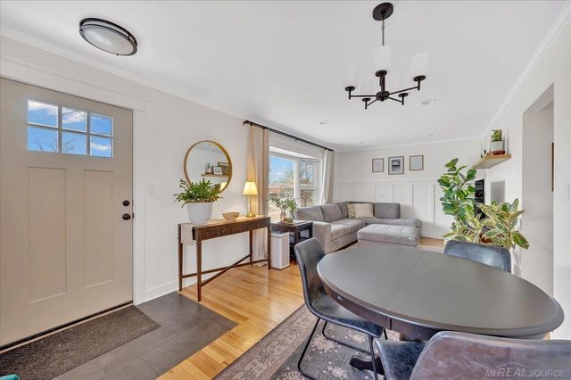 266 Royal Park Lane, Madison Heights, MI 48071