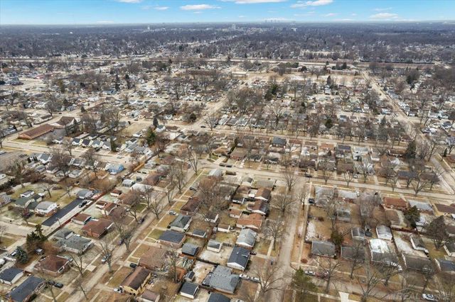 266 Royal Park Lane, Madison Heights, MI 48071