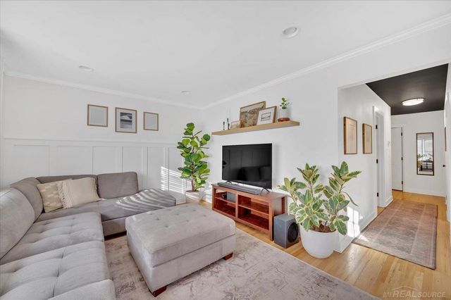 266 Royal Park Lane, Madison Heights, MI 48071