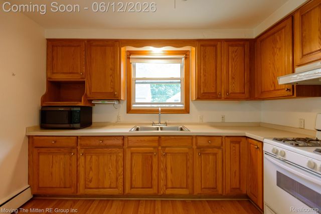 57 W Spencer Street, Van Buren Charter Township, MI 48111