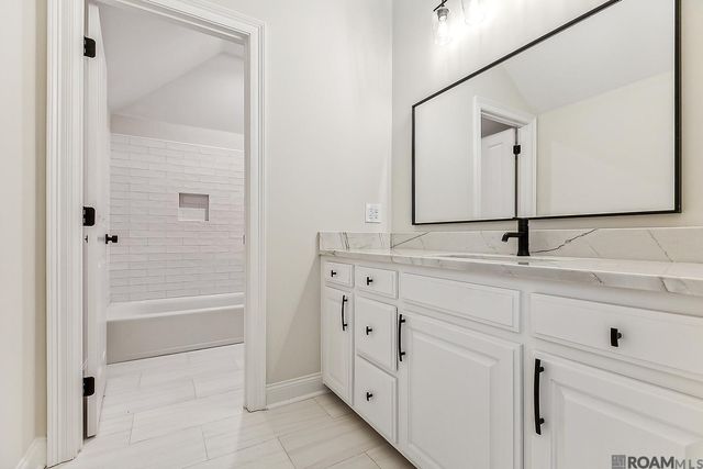 9815 Myrtle Ln, Baton Rouge, LA 70810