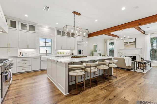 9815 Myrtle Ln, Baton Rouge, LA 70810