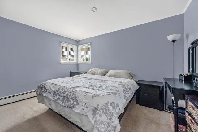 413 N Broadway, Lindenhurst, NY 11757