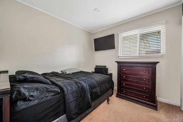 413 N Broadway, Lindenhurst, NY 11757