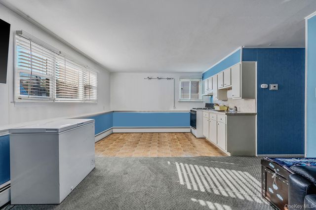 413 N Broadway, Lindenhurst, NY 11757