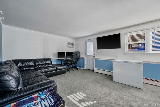 413 N Broadway, Lindenhurst, NY 11757