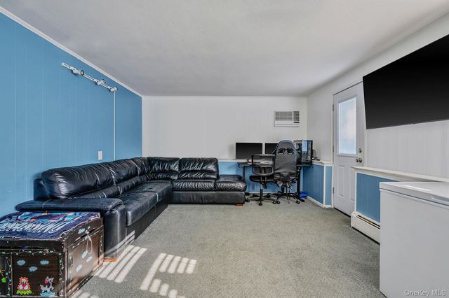 413 N Broadway, Lindenhurst, NY 11757