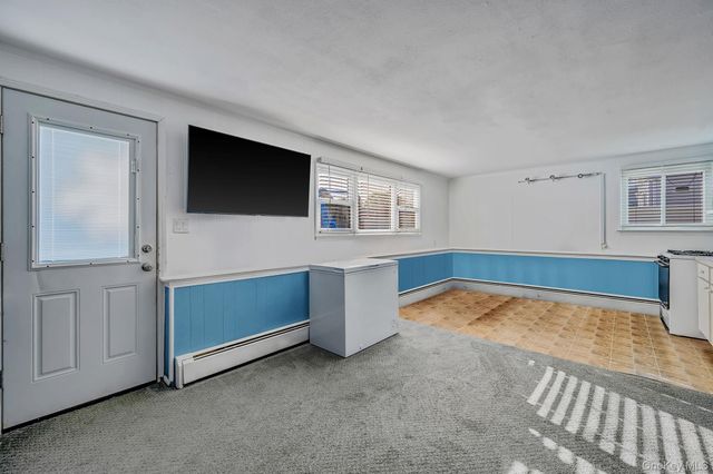 413 N Broadway, Lindenhurst, NY 11757