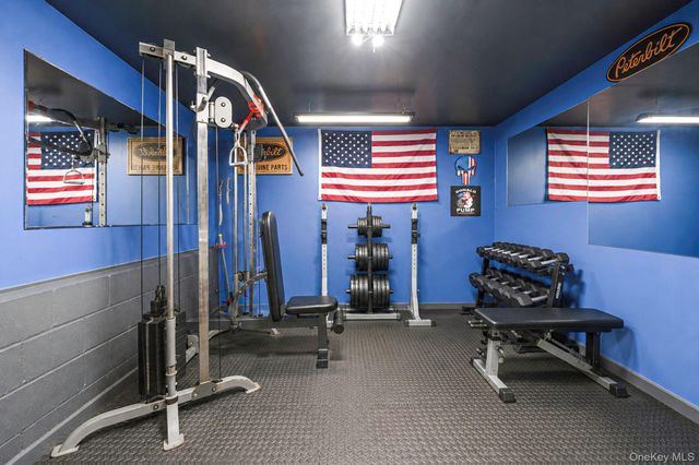 413 N Broadway, Lindenhurst, NY 11757