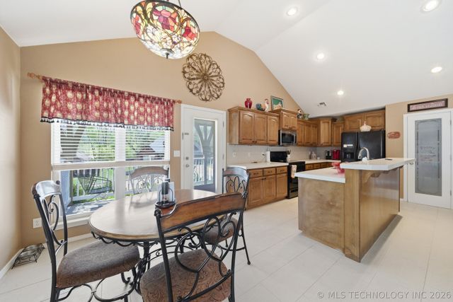 2015 W 4th Place S, Claremore, OK 74017