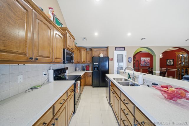 2015 W 4th Place S, Claremore, OK 74017