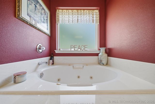 2015 W 4th Place S, Claremore, OK 74017