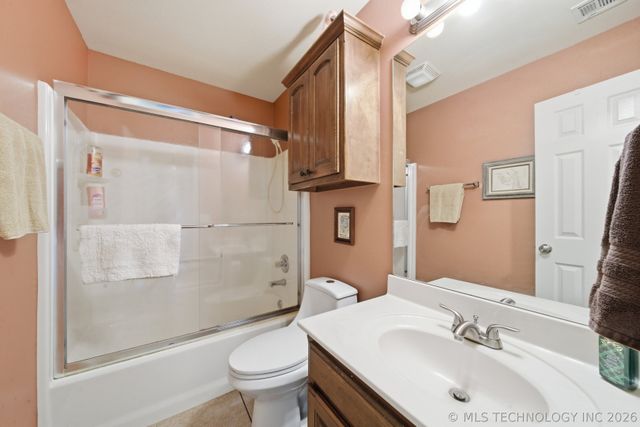 2015 W 4th Place S, Claremore, OK 74017