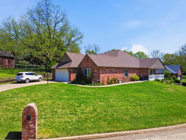 2015 W 4th Place S, Claremore, OK 74017
