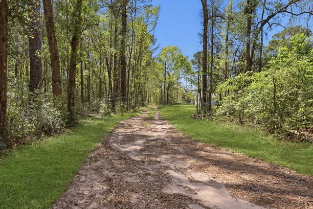 7555 Fm 1725 Road, Cleveland, TX 77328