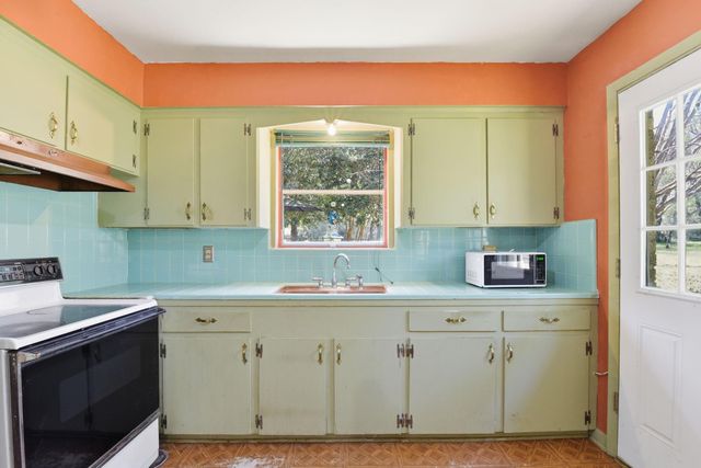 7555 Fm 1725 Road, Cleveland, TX 77328