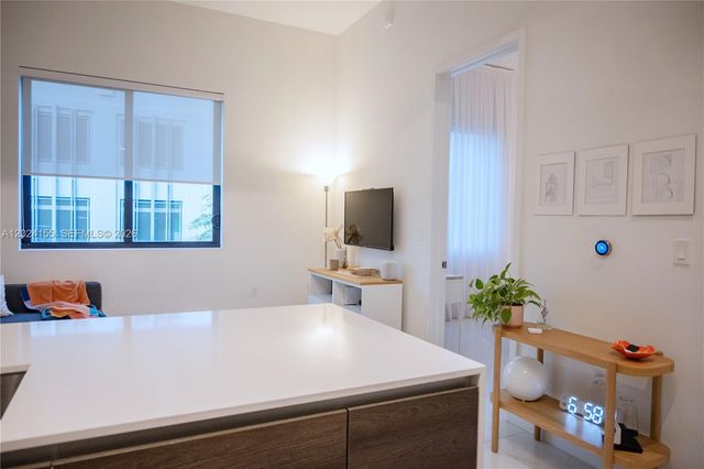 301 Altara Ave 202, Coral Gables, FL 33146
