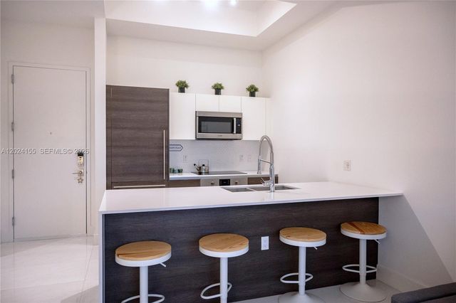 301 Altara Ave 202, Coral Gables, FL 33146