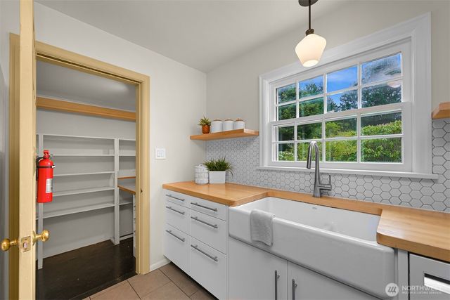 2814 40th Street, Bellingham, WA 98229