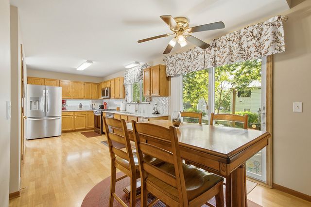 14 W Country Walk Drive, Round Lake Beach, IL 60073
