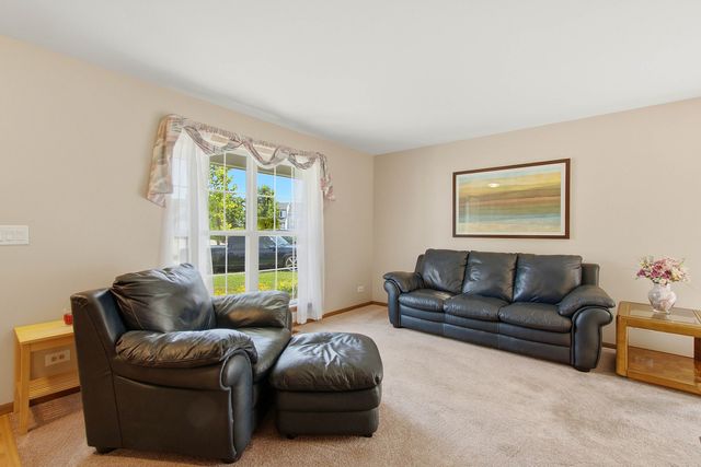 14 W Country Walk Drive, Round Lake Beach, IL 60073