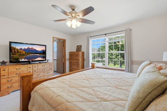 14 W Country Walk Drive, Round Lake Beach, IL 60073