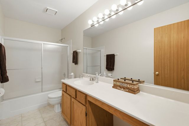 14 W Country Walk Drive, Round Lake Beach, IL 60073