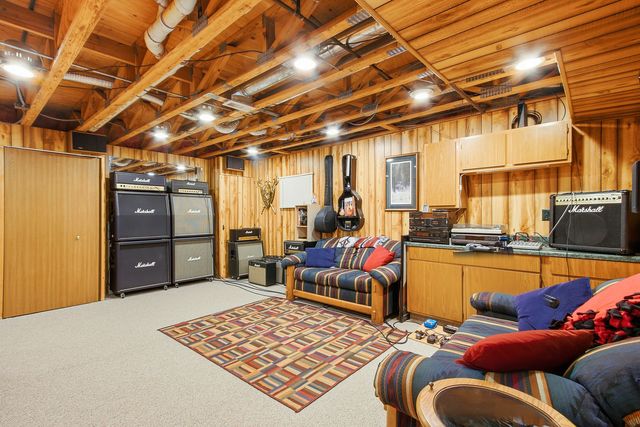 14 W Country Walk Drive, Round Lake Beach, IL 60073
