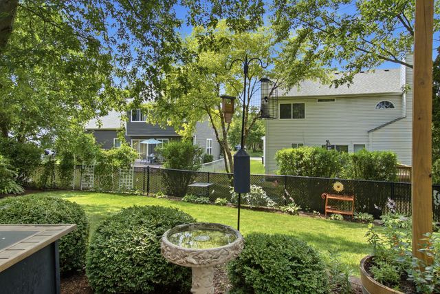 14 W Country Walk Drive, Round Lake Beach, IL 60073