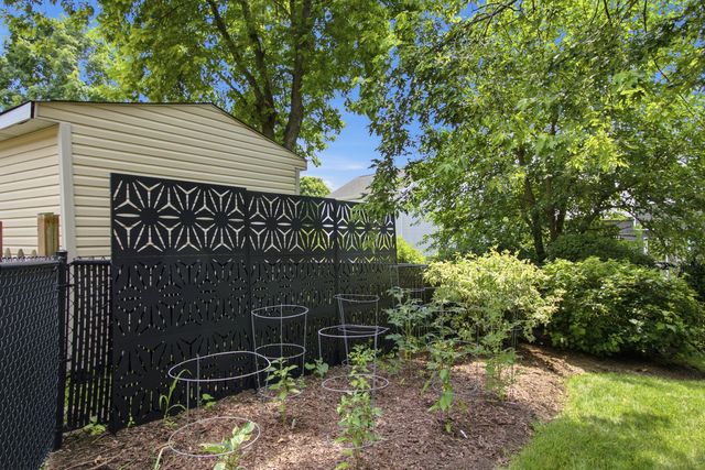 14 W Country Walk Drive, Round Lake Beach, IL 60073