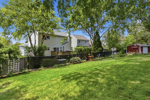 14 W Country Walk Drive, Round Lake Beach, IL 60073