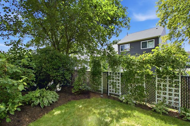 14 W Country Walk Drive, Round Lake Beach, IL 60073