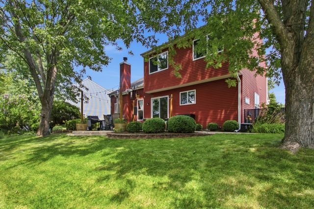 14 W Country Walk Drive, Round Lake Beach, IL 60073