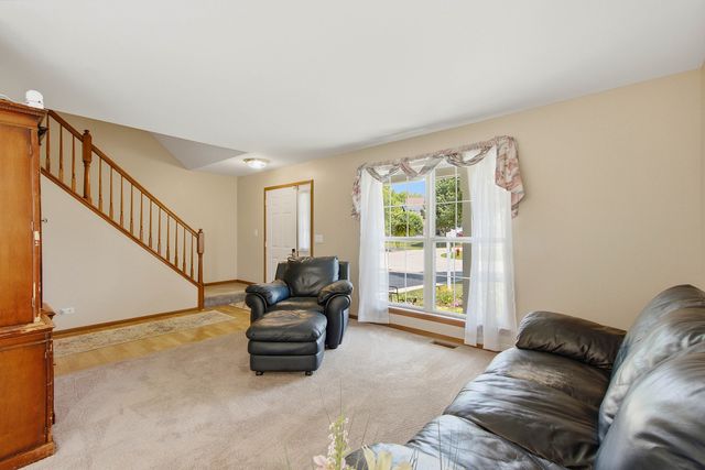 14 W Country Walk Drive, Round Lake Beach, IL 60073