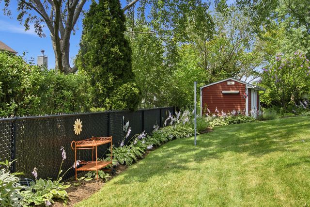 14 W Country Walk Drive, Round Lake Beach, IL 60073