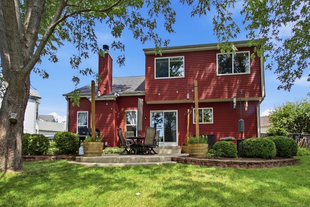 14 W Country Walk Drive, Round Lake Beach, IL 60073