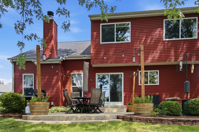 14 W Country Walk Drive, Round Lake Beach, IL 60073