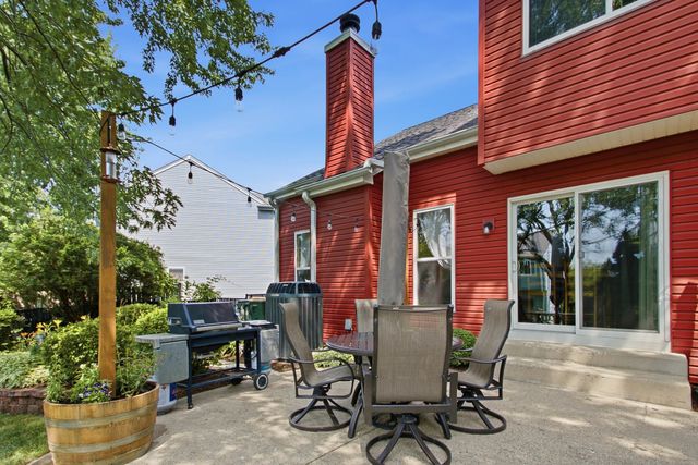 14 W Country Walk Drive, Round Lake Beach, IL 60073