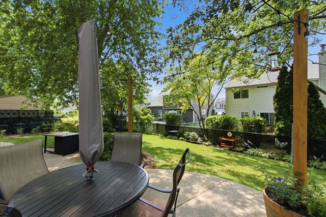 14 W Country Walk Drive, Round Lake Beach, IL 60073