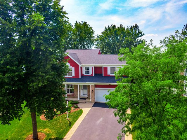 14 W Country Walk Drive, Round Lake Beach, IL 60073